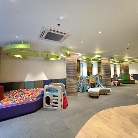 Oceanfront Beach Resort - Sha Extra Plus Patong المظهر الخارجي الصورة The Children's Hospital at the Royal Marsden