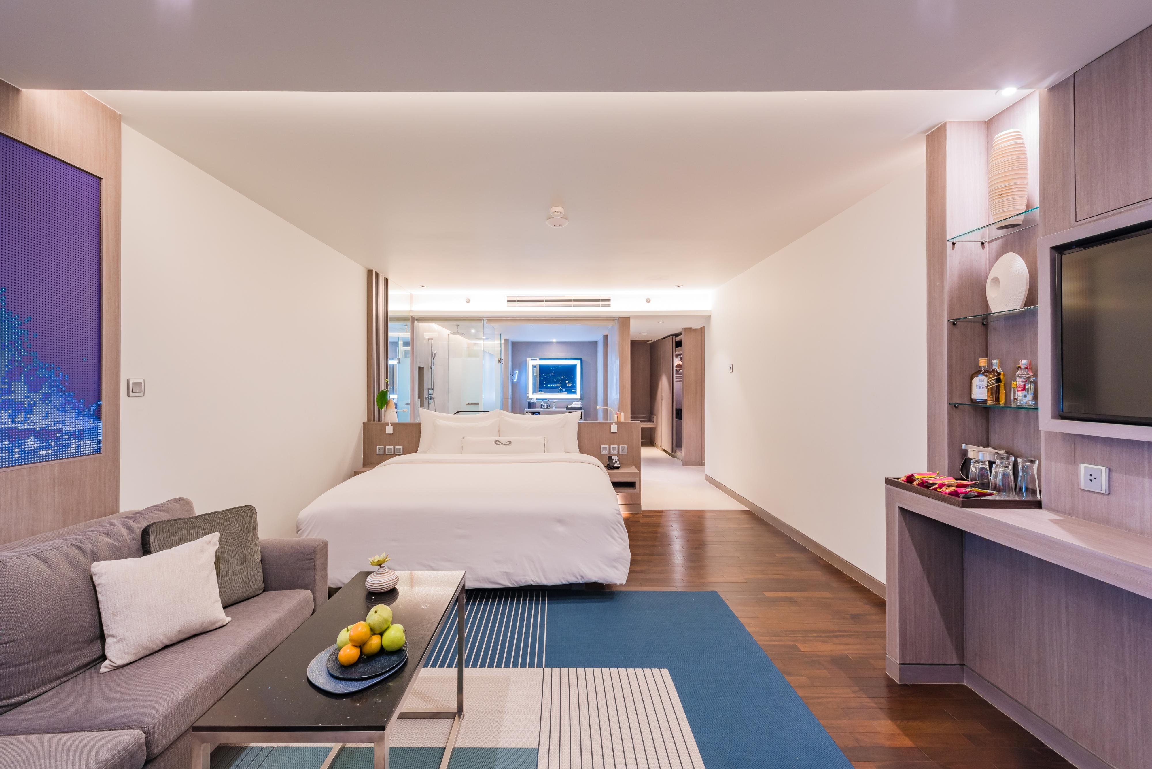 Oceanfront Beach Resort - Sha Extra Plus Patong المظهر الخارجي الصورة Deluxe Room