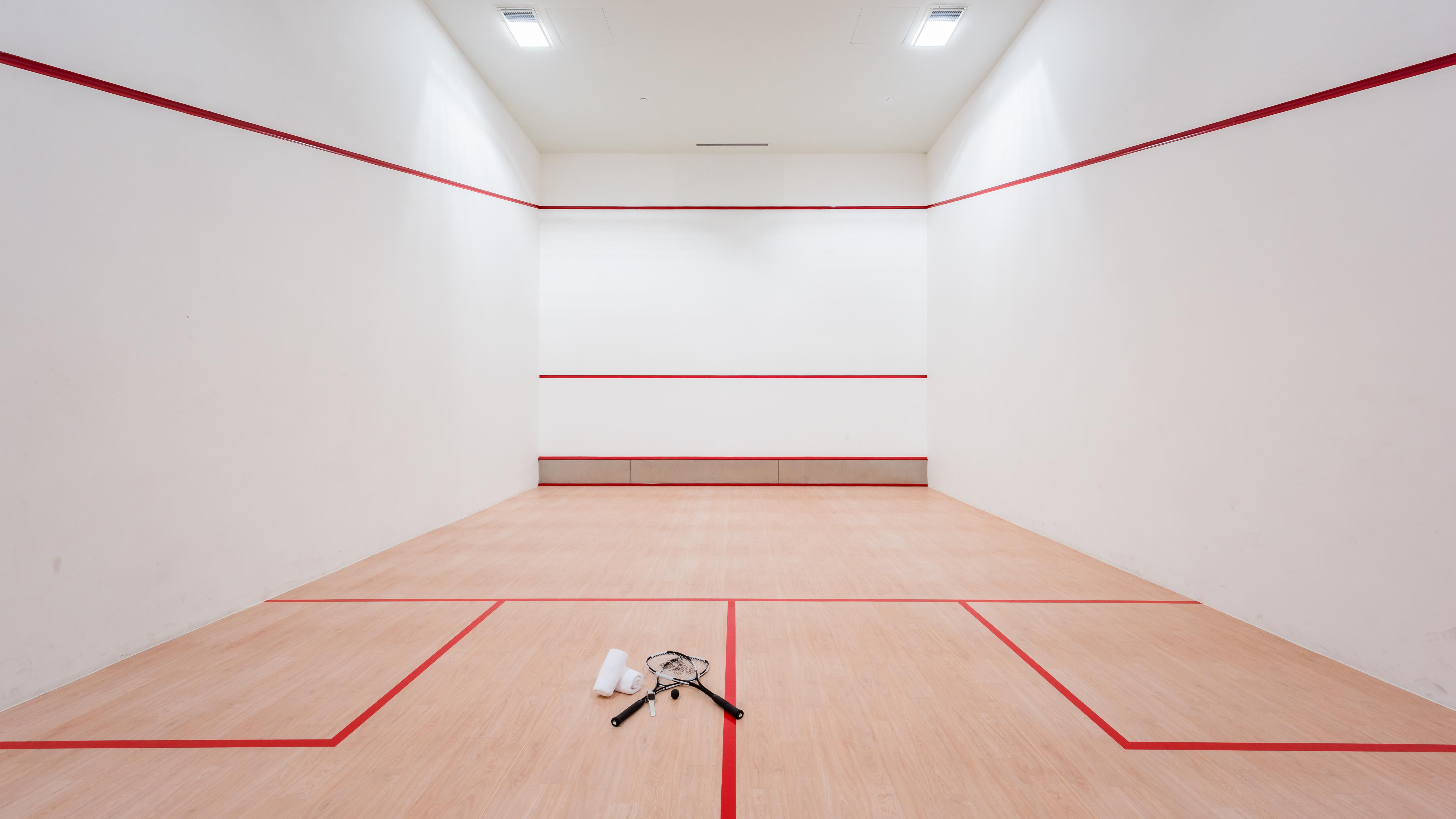 Oceanfront Beach Resort - Sha Extra Plus Patong المظهر الخارجي الصورة Squash court