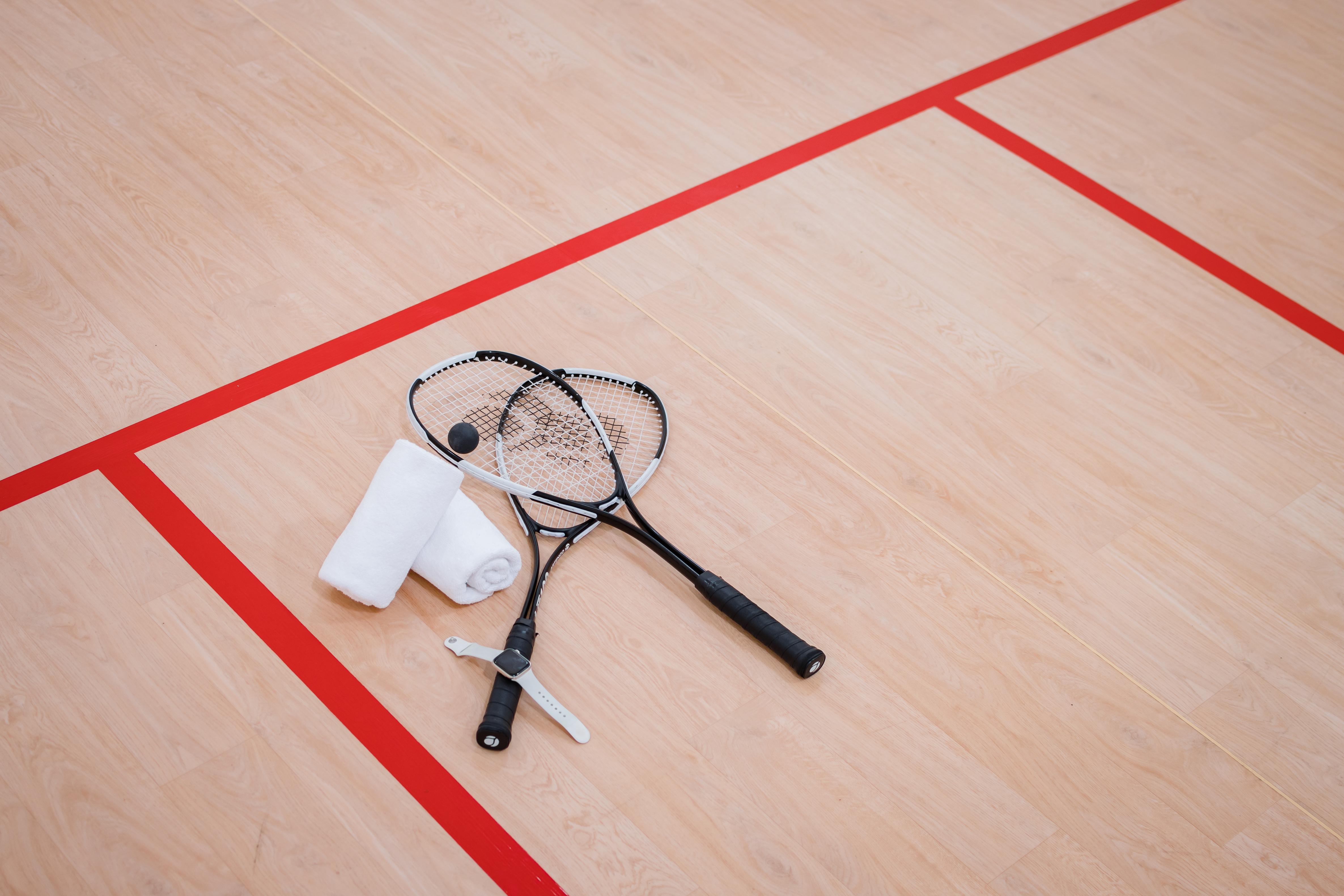 Oceanfront Beach Resort - Sha Extra Plus Patong المظهر الخارجي الصورة Squash racquets and ball