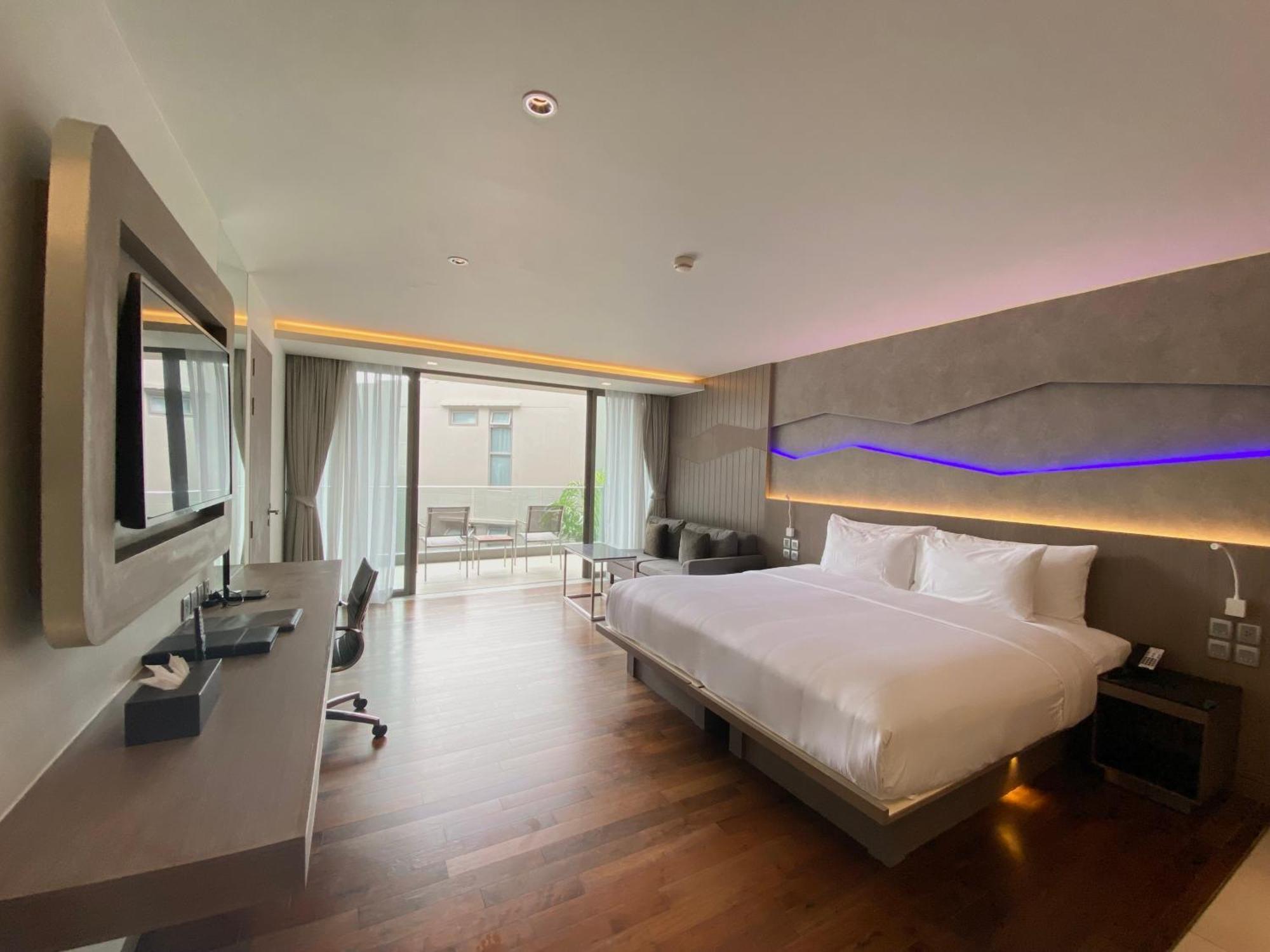 Oceanfront Beach Resort - Sha Extra Plus Patong المظهر الخارجي الصورة Deluxe Room