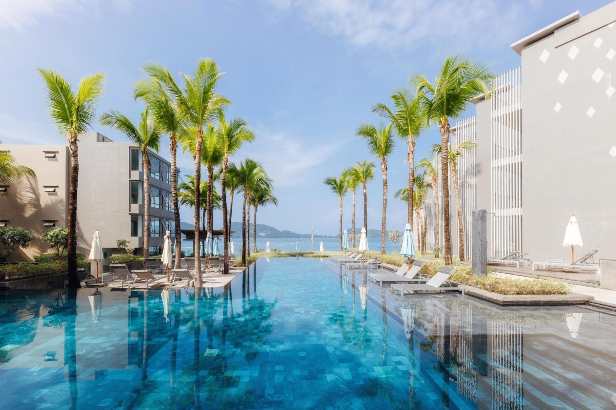 Oceanfront Beach Resort - Sha Extra Plus Patong المظهر الخارجي الصورة The swimming pool at the hotel