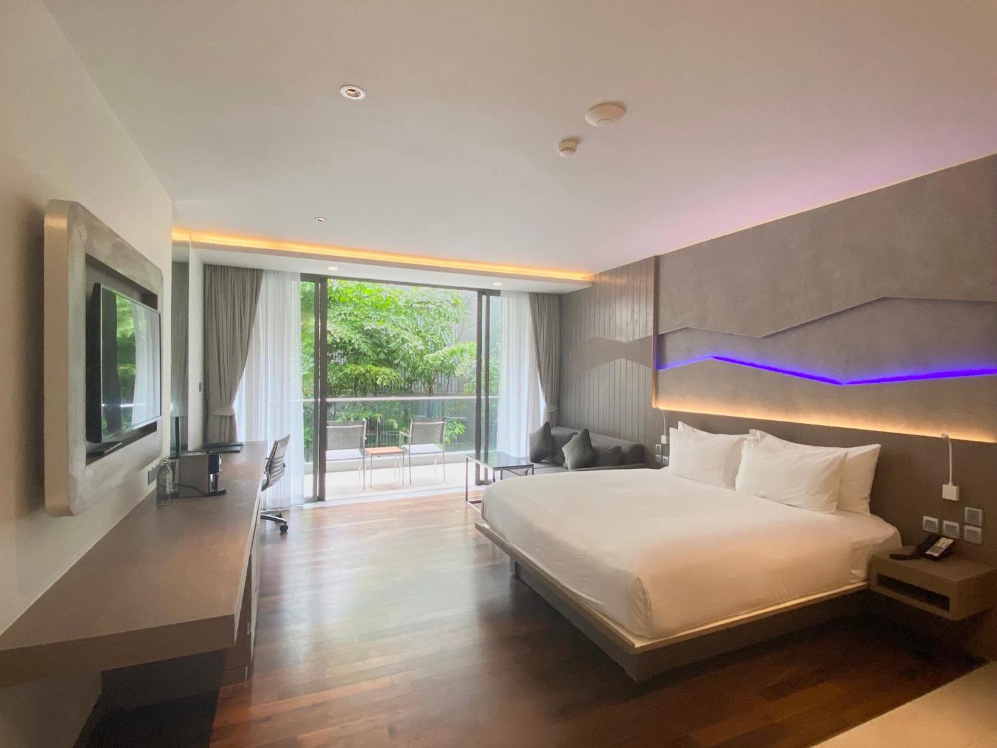 Oceanfront Beach Resort - Sha Extra Plus Patong المظهر الخارجي الصورة Deluxe Room