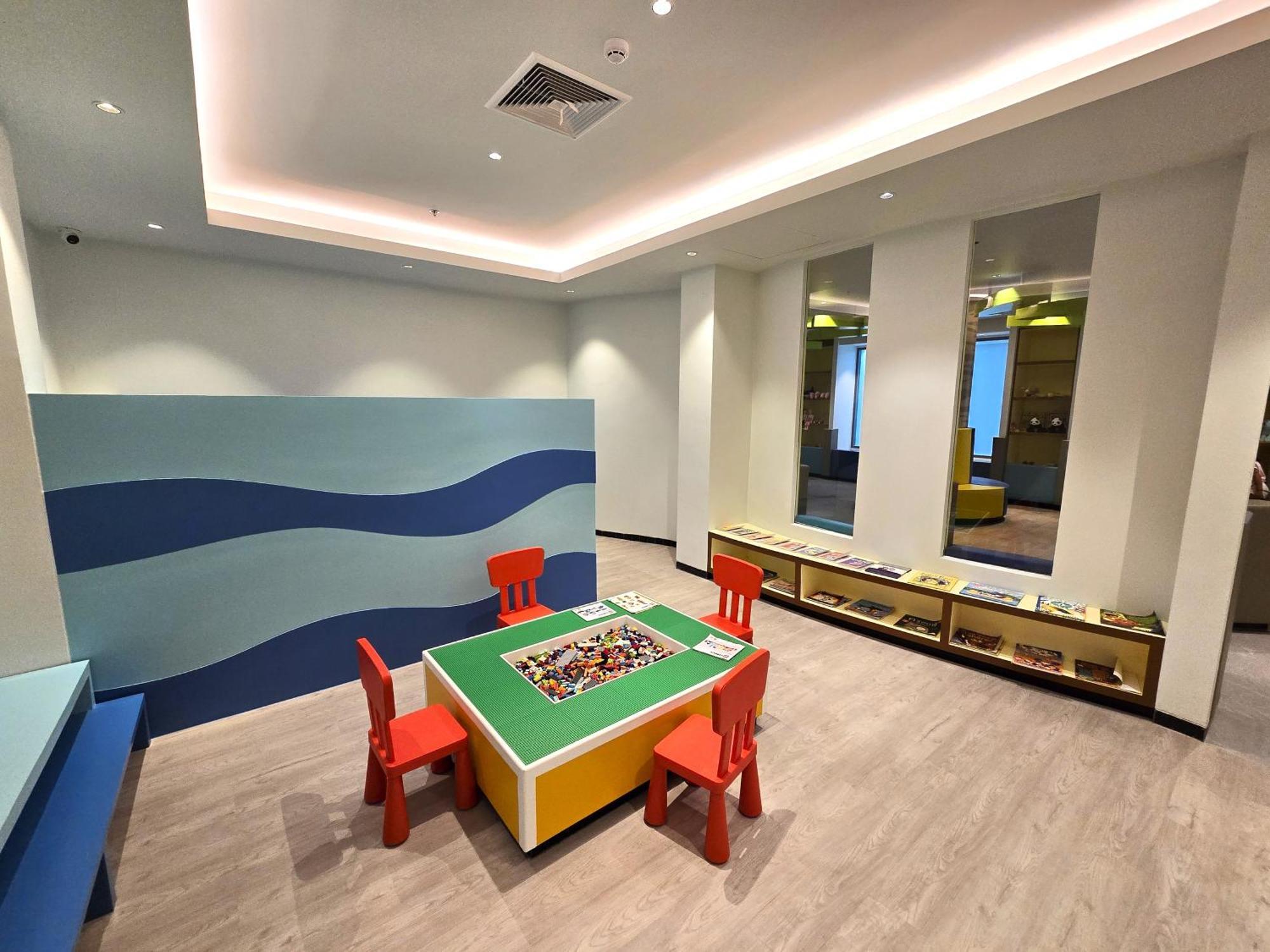 Oceanfront Beach Resort - Sha Extra Plus Patong المظهر الخارجي الصورة The Children's Museum
