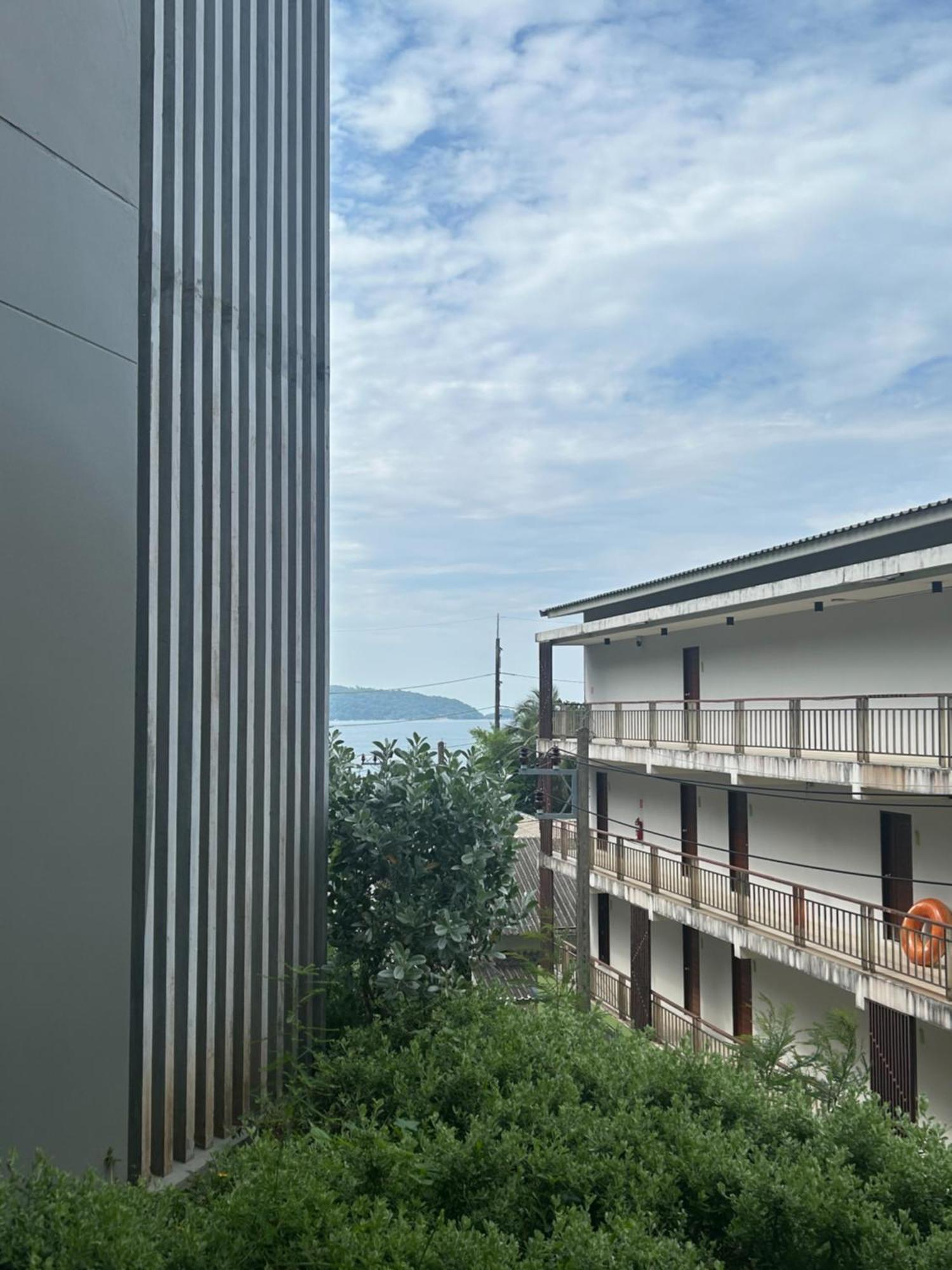 Oceanfront Beach Resort - Sha Extra Plus Patong المظهر الخارجي الصورة View of the sea from the hotel