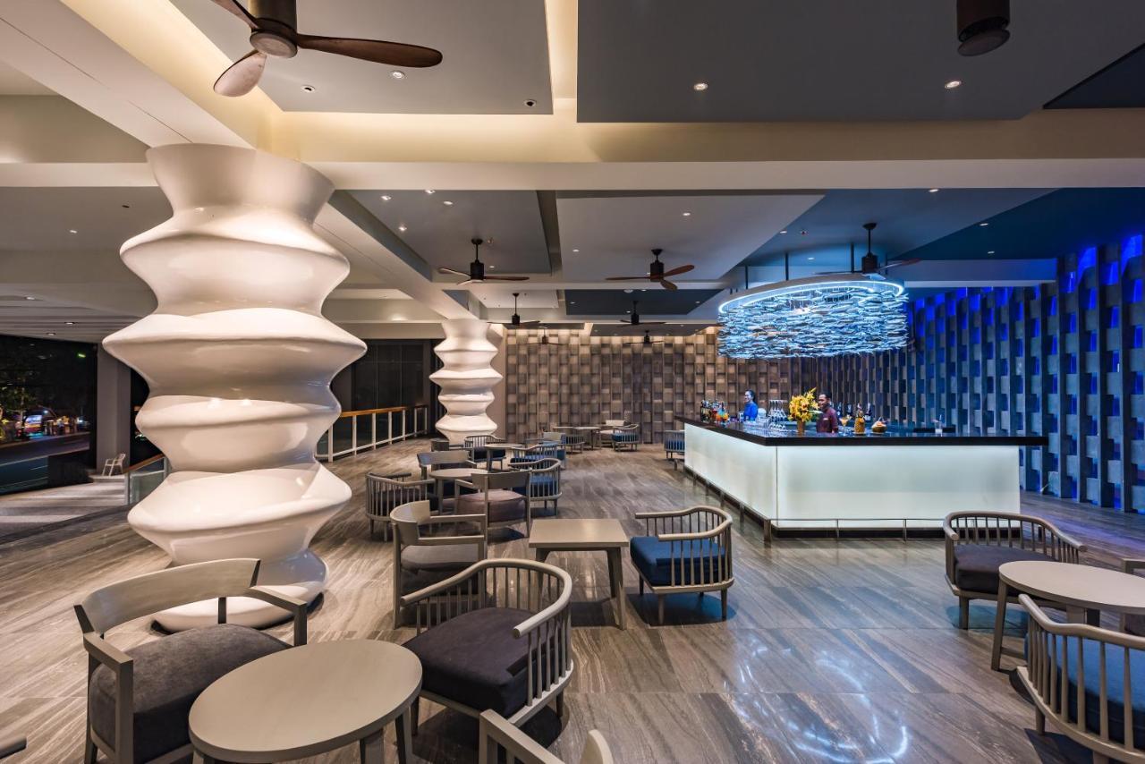 Oceanfront Beach Resort - Sha Extra Plus Patong المظهر الخارجي الصورة The lounge at the airport