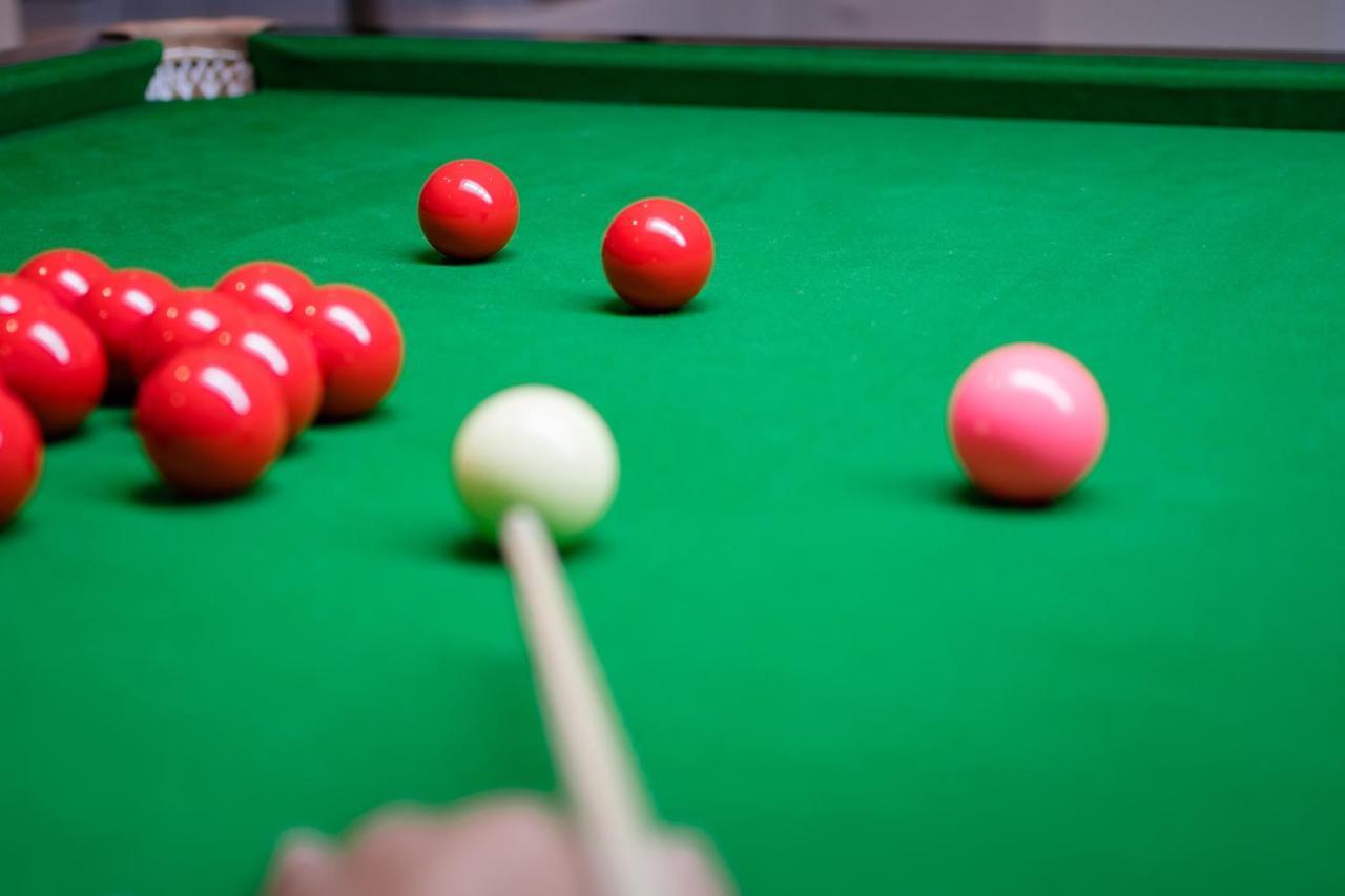 Oceanfront Beach Resort - Sha Extra Plus Patong المظهر الخارجي الصورة The cue ball is the white ball