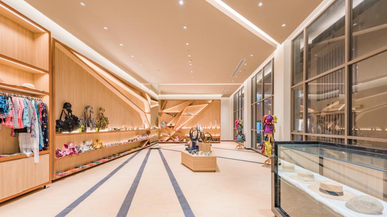 Oceanfront Beach Resort - Sha Extra Plus Patong المظهر الخارجي الصورة The interior of the museum